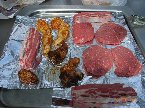 澳洲BBQ口味 牛排烤肉 雞翅（褐色為蜂蜜口味 紅色為微辣口味）
購物地點：safeway